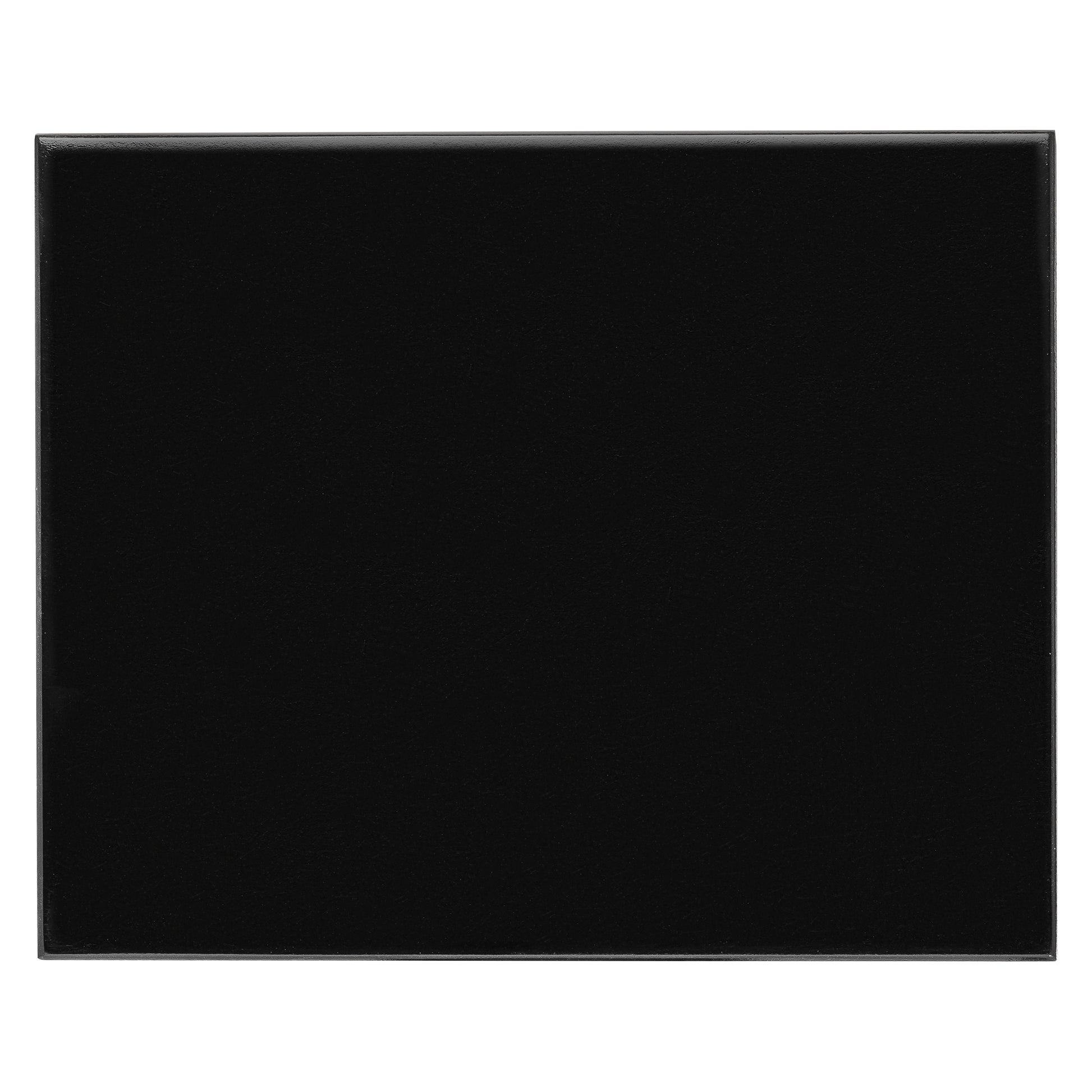Front Display – Accessories Included with Black Éclat Humidor