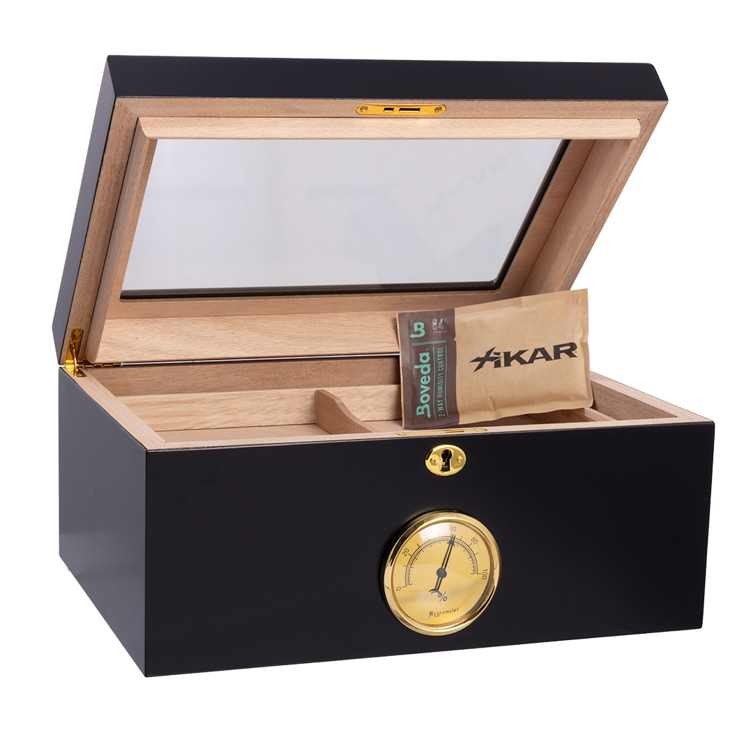 Front View – Humidor with Built-In Hygrometer