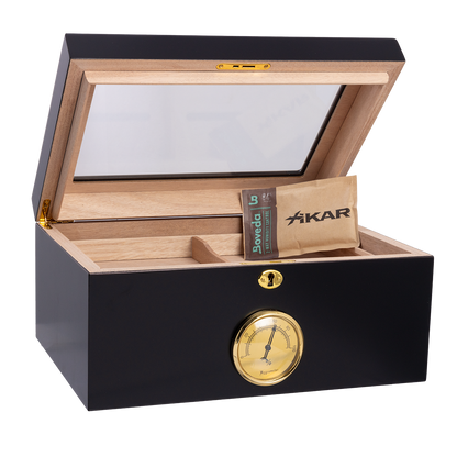 Front View – Humidor with Built-In Hygrometer